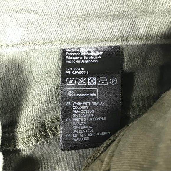 H&M Distressed Creased Denim Jean Shorts Size 6 - Picture 6 of 6